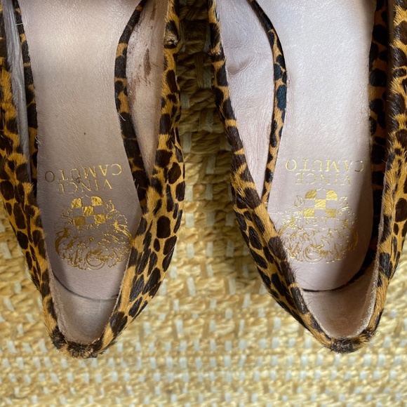 Vince Camuto Cheetah Leopard Print Wedges - Picture 6 of 7